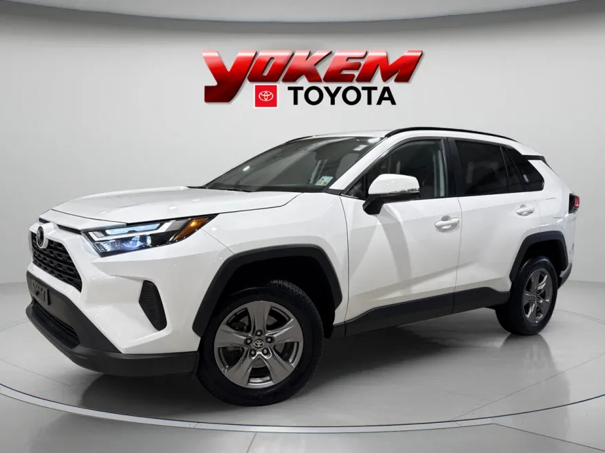 2024 Toyota RAV4 XLE photo 1