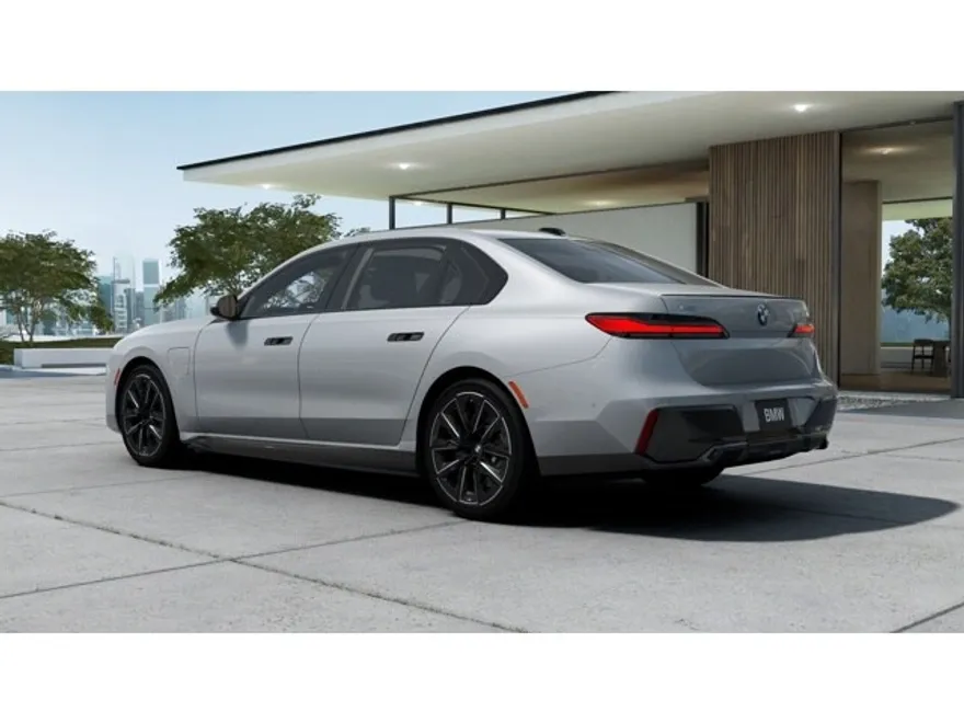 2026 Bmw 750e photo 1