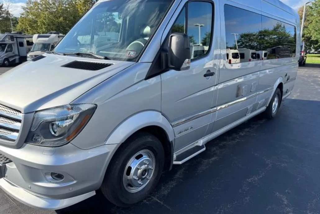 2017 Mercedes Benz Sprinter 3500 photo 1
