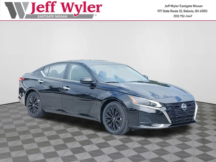 2025 Nissan Altima SV photo 1