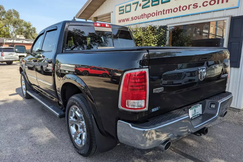 2017 Ram 1500 Laramie photo 1