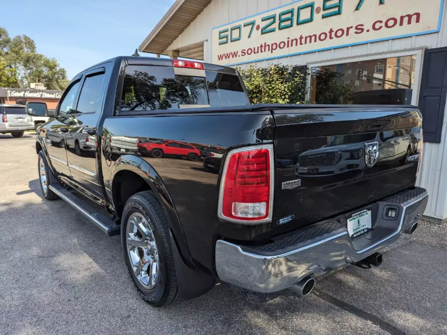 2017 Ram 1500 Laramie photo 1