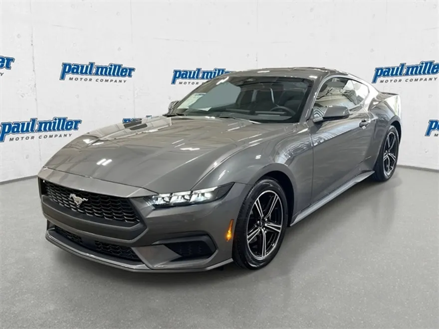 2025 Ford Mustang EcoBoost photo 1