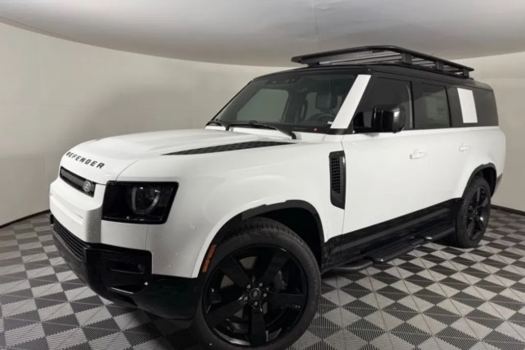 2025 Land Rover Defender X-Dynamic SE photo 1