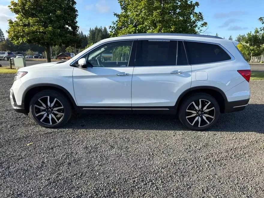 2022 Honda Pilot Touring photo 1