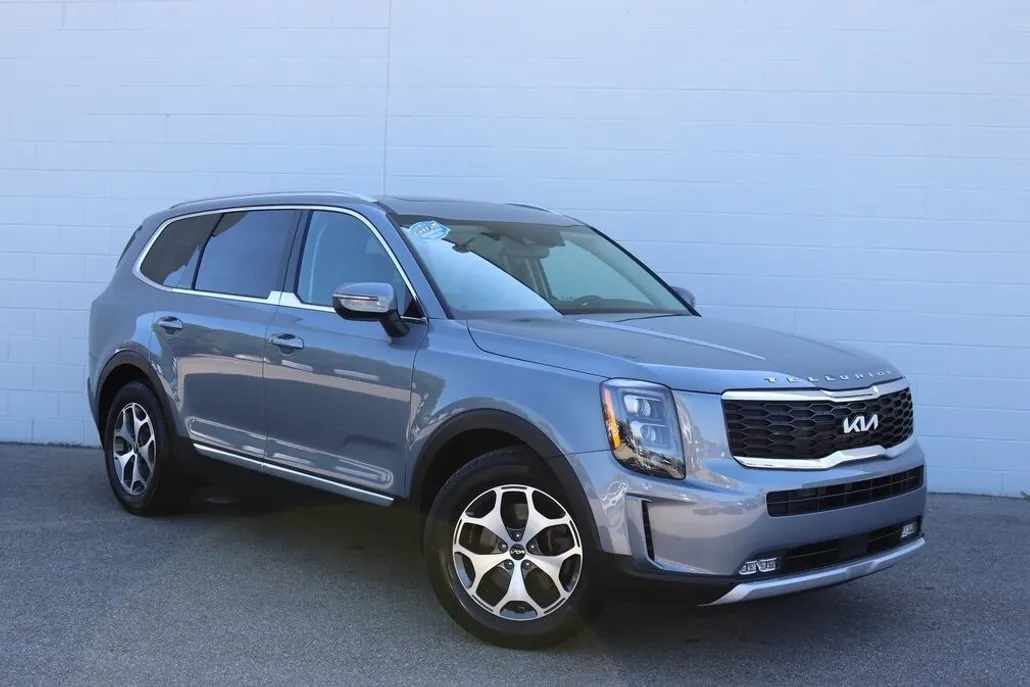 2022 Kia Telluride EX photo 1