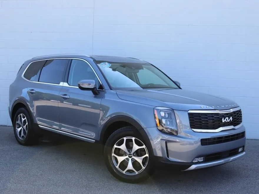 2022 Kia Telluride EX photo 1