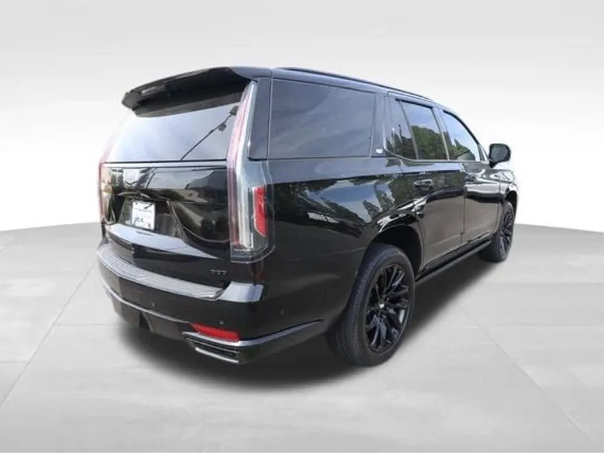 2022 Cadillac Escalade Sport photo 2
