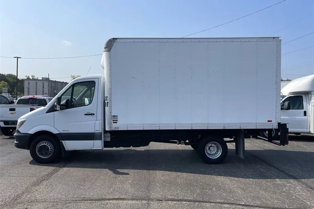 2016 Mercedes Benz Sprinter photo 1
