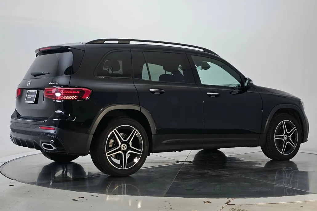 2024 Mercedes Benz GLB 250 4MATIC photo 1
