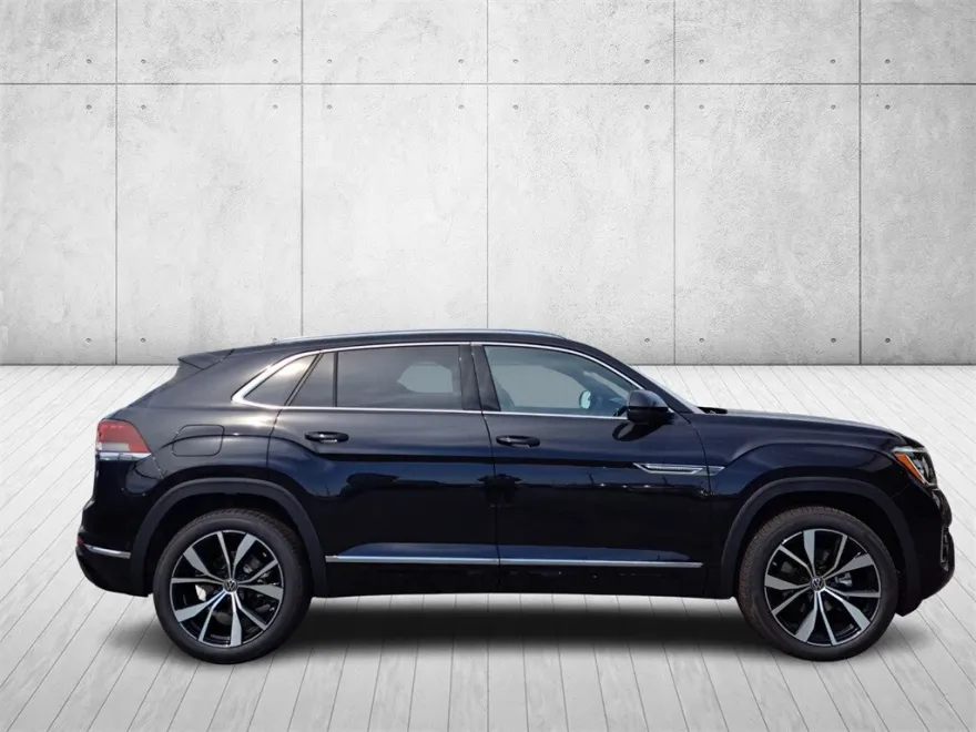 2026 Volkswagen Atlas Cross Sport SEL Premium R-Line photo 1