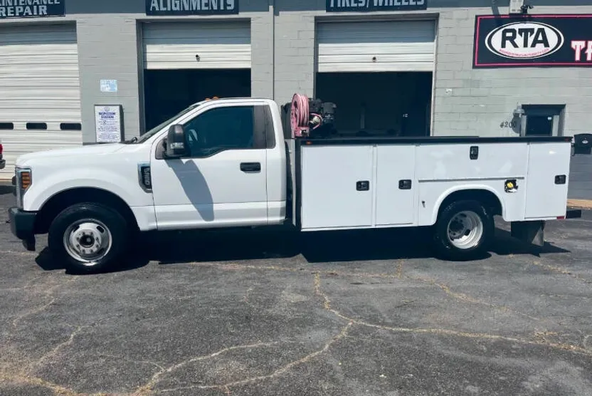 2018 Ford F-350 XL photo 1