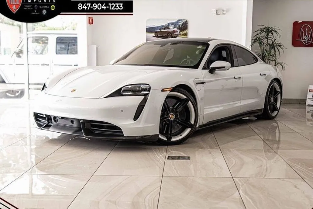 2020 Porsche Taycan Turbo S photo 1