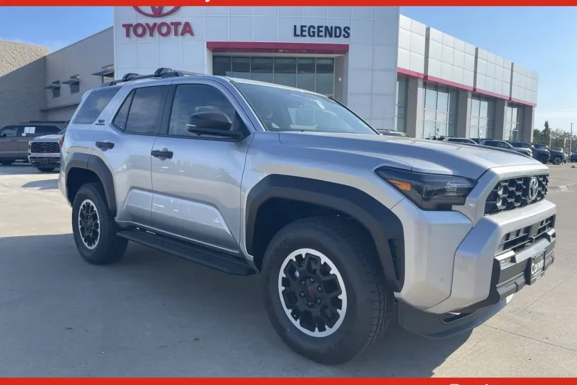 2025 Toyota 4Runner TRD Off-Road Premium photo 1
