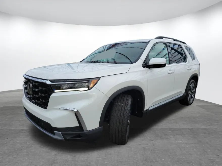 2025 Honda Pilot Touring photo 1