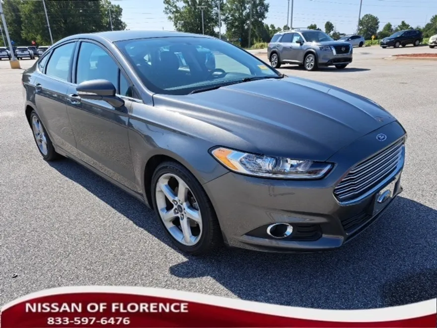 2016 Ford Fusion SE photo 1