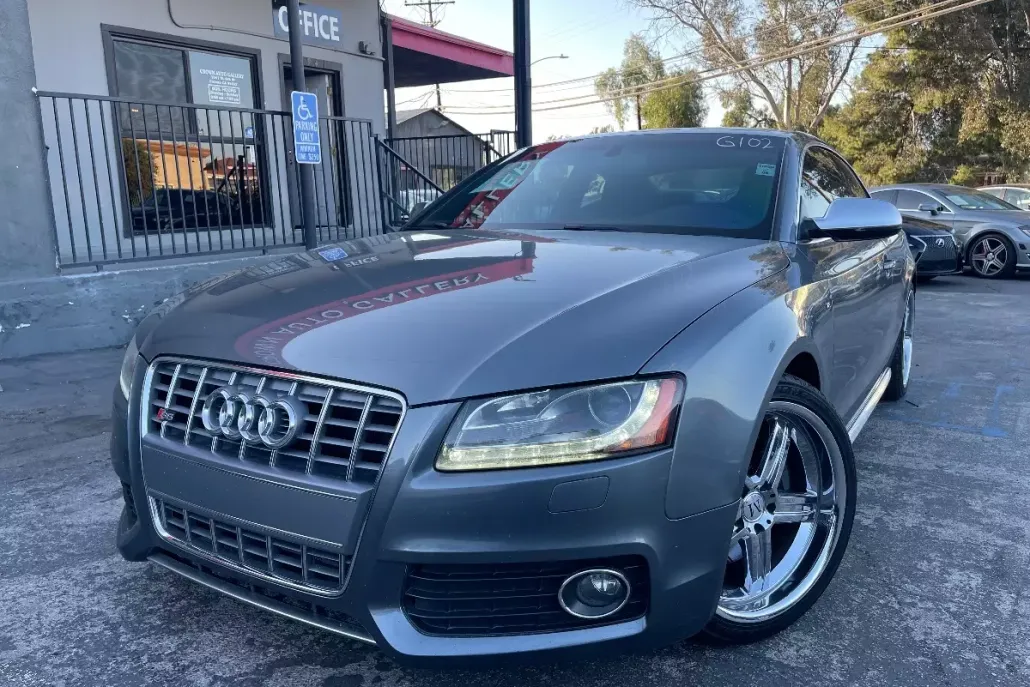 2012 Audi S5 Prestige photo 1