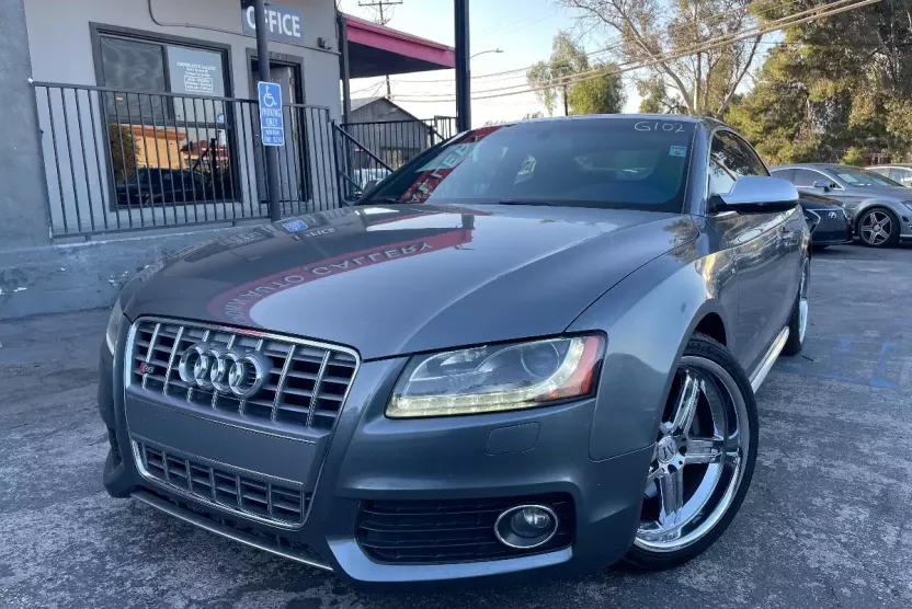 2012 Audi S5 Prestige photo 1
