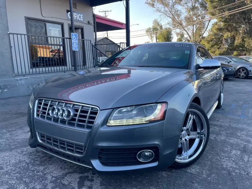 2012 Audi S5 Prestige photo 1