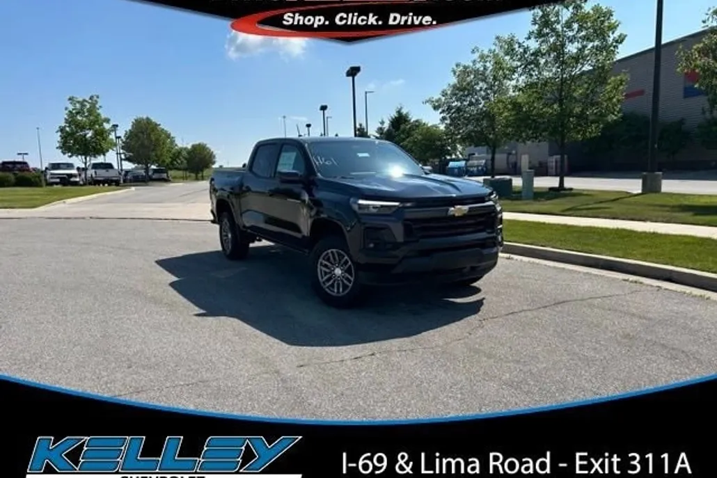 2025 Chevrolet Colorado Work Truck LT photo 1