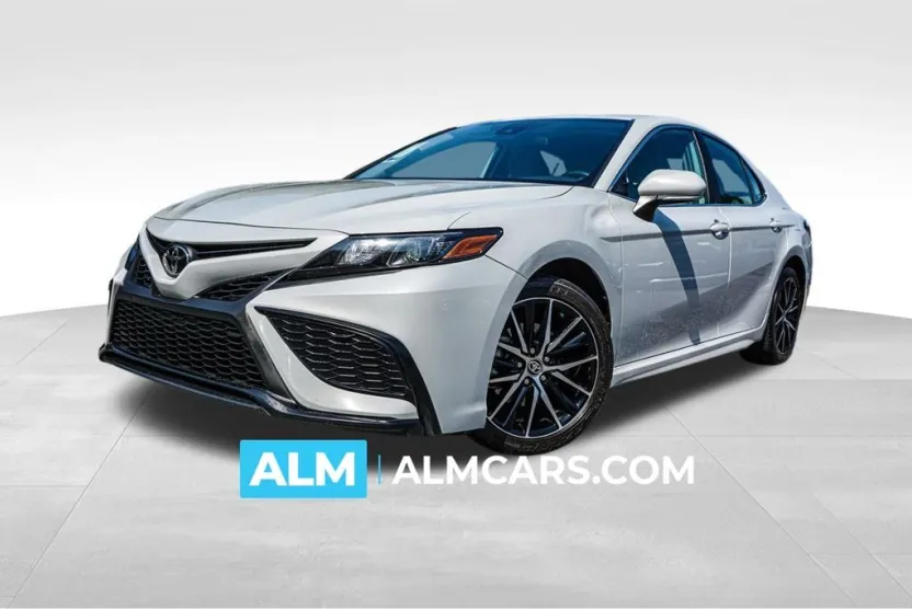 2023 Toyota Camry SE photo 1