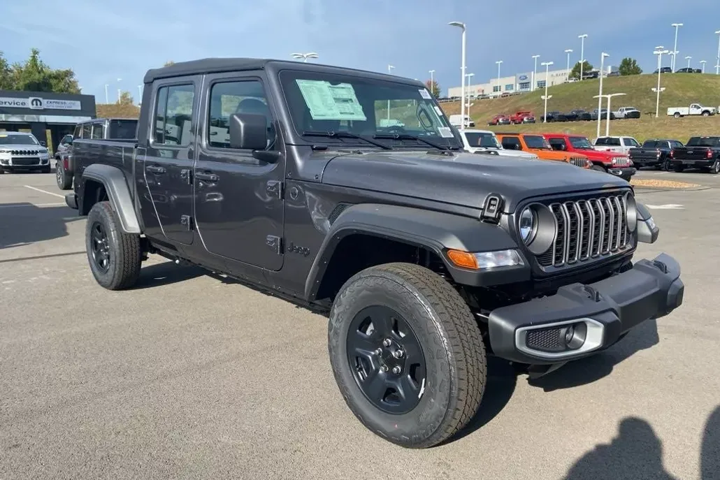2025 Jeep Gladiator Sport photo 1