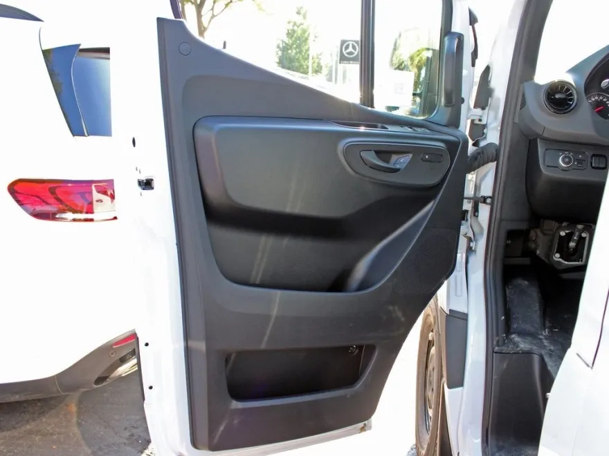 2025 Mercedes Benz Sprinter 2500 144 WB photo 1