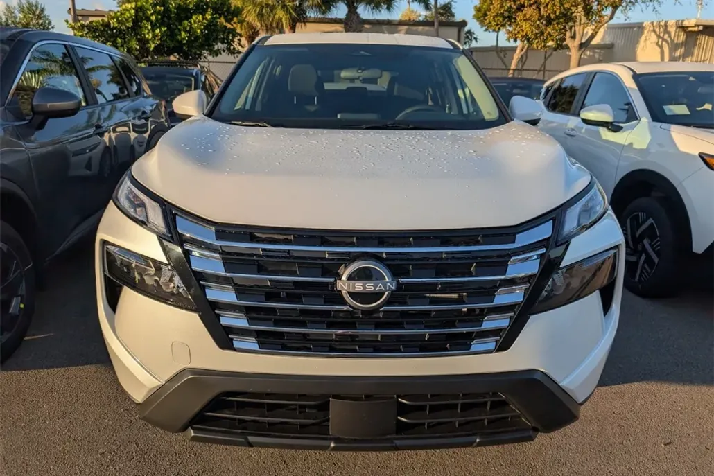 2026 Nissan Rogue SV photo 1