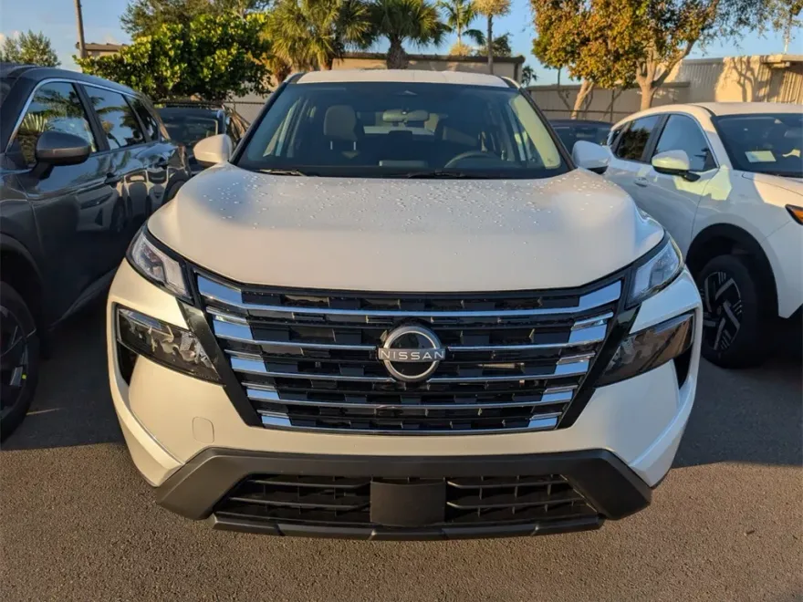 2026 Nissan Rogue SV photo 1