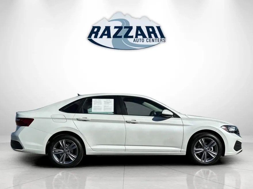 2024 Volkswagen Jetta 1.5T SE photo 1