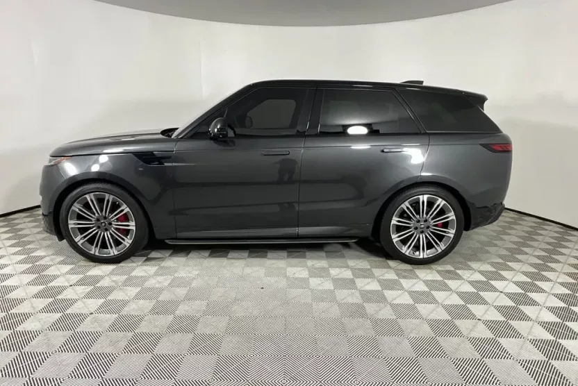 2023 Land Rover Range Rover Sport SE photo 1