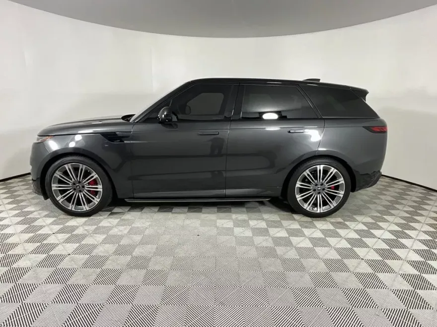 2023 Land Rover Range Rover Sport SE photo 1