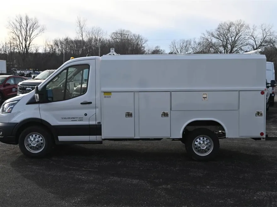 2024 Ford Transit Chassis Cutaway photo 1