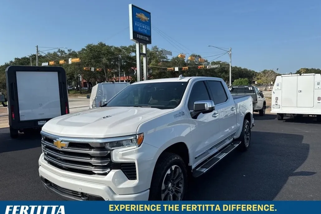 2023 Chevrolet Silverado 1500 High Country photo 1