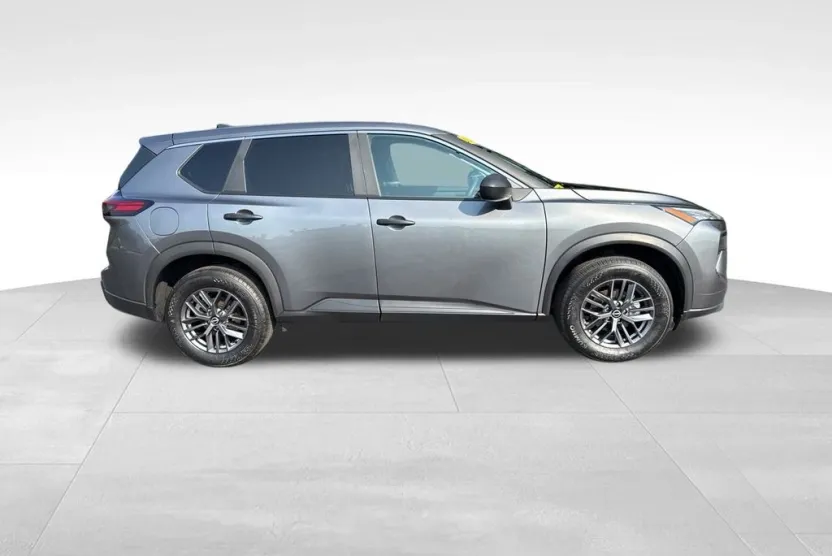 2024 Nissan Rogue S photo 1