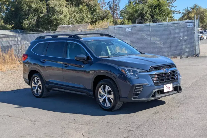 2024 Subaru Ascent Premium photo 1