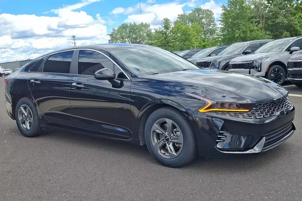 2022 Kia K5 LXS photo 1