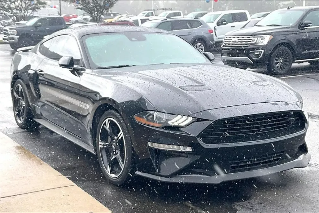2021 Ford Mustang GT Premium photo 1