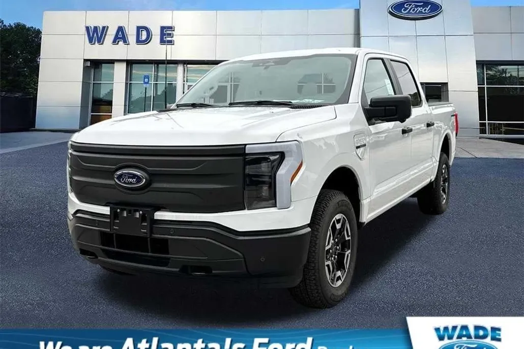 2023 Ford F-150 Lightning photo 1
