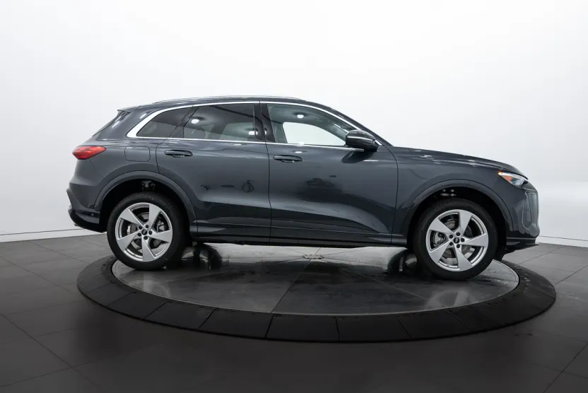 2025 Audi Q5 Premium Plus photo 1