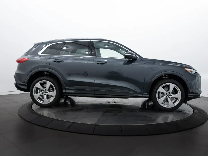2025 Audi Q5 Premium Plus photo 1