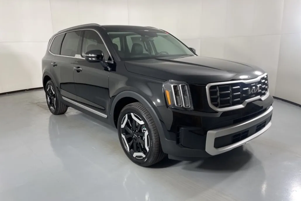 2025 Kia Telluride S photo 1