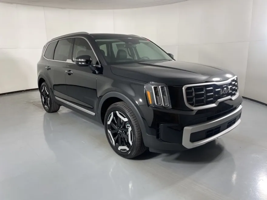 2025 Kia Telluride S photo 1