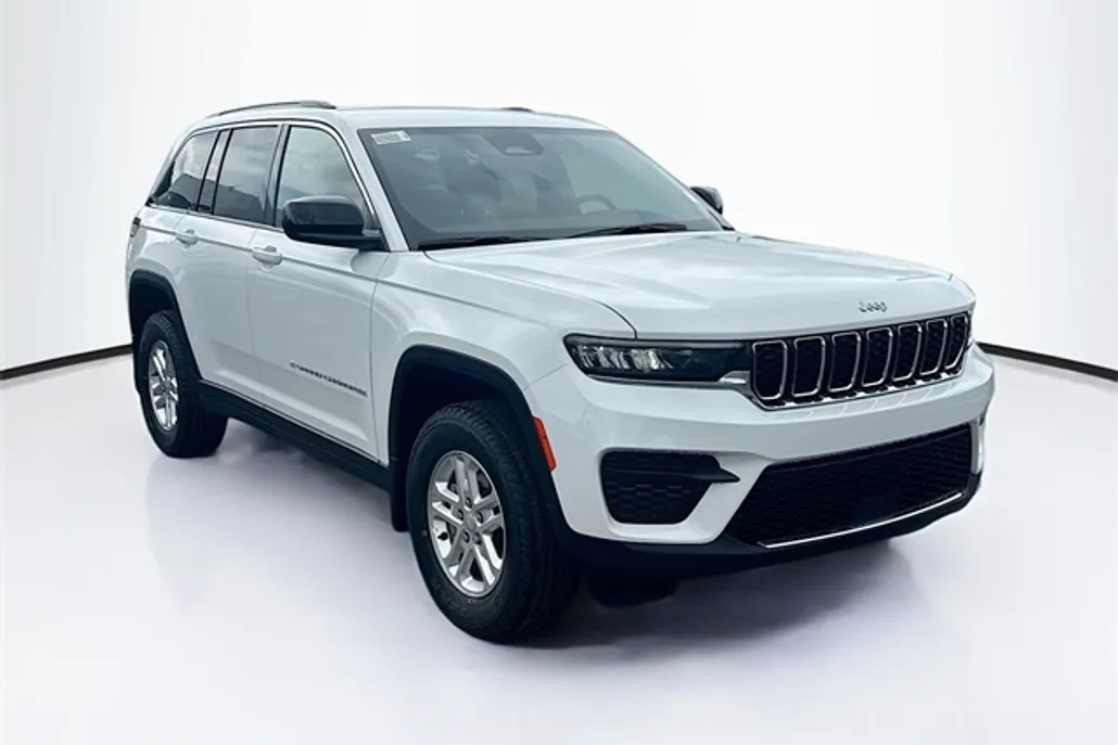 2025 Jeep Grand Cherokee Laredo photo 1