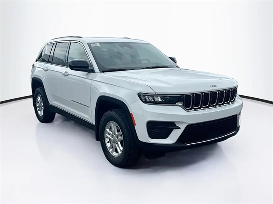 2025 Jeep Grand Cherokee Laredo photo 1