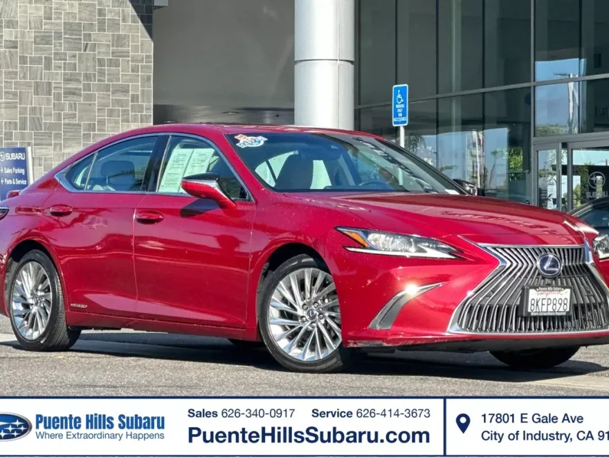 2019 Lexus ES 300h photo 1