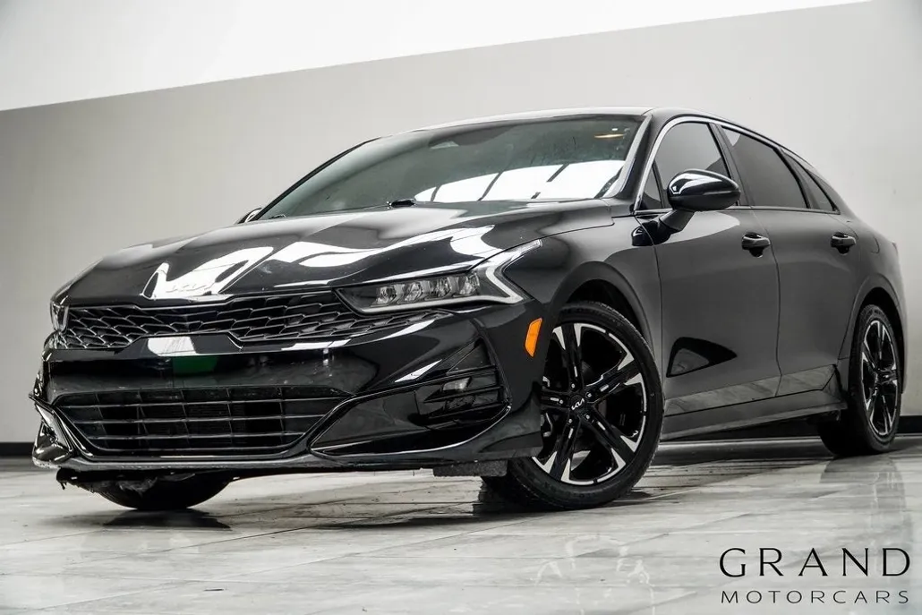 2022 Kia K5 GT-Line photo 1