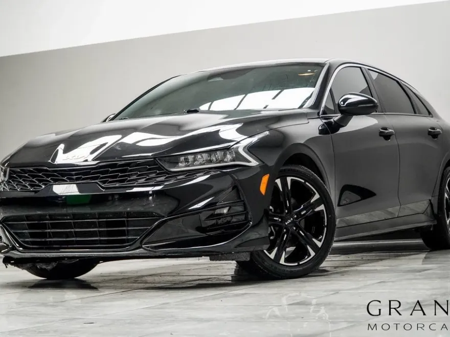 2022 Kia K5 GT-Line photo 1