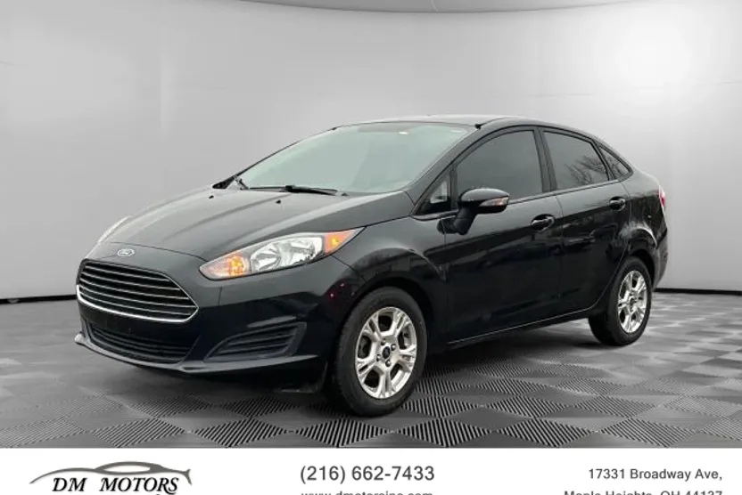 2015 Ford Fiesta SE photo 1