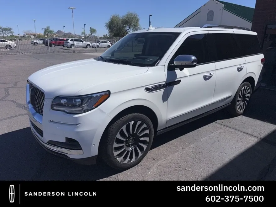 2022 Lincoln Navigator Black Label photo 1